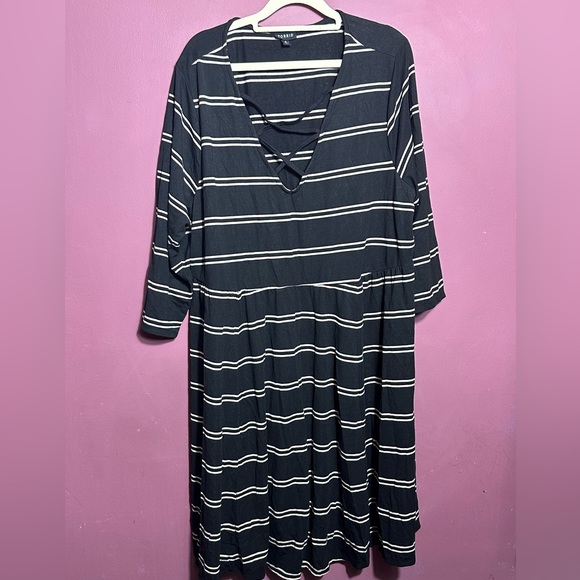 💙 Black and slight Pink Striped Lattice Midi Skater Dress - Picture 2 of 9